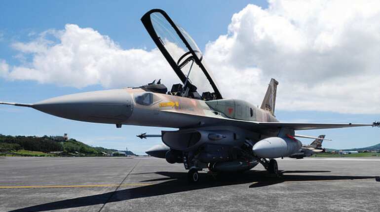 Battle in the sky between Syria and Israel Battle in the sky between Syria and Israel