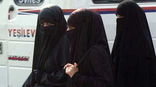 One million Indian Muslims, mostly women, sign petition against triple talaq