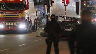 Sweden: Uzbek origin man arrested in truck attack, suspect device found