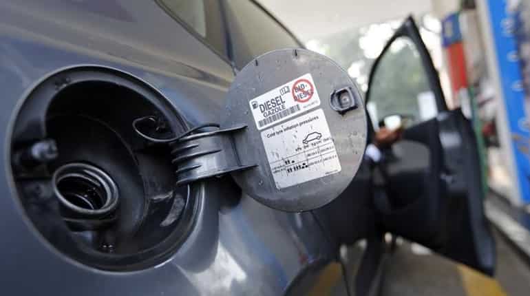 Indian state refiners to revise fuel price in 5 cities daily from May 1, sources say