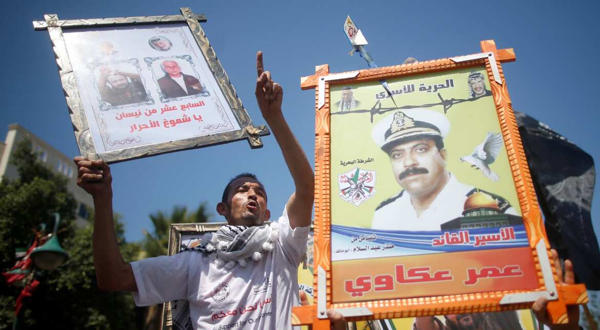 Palestinians in Israeli jails start hunger strike