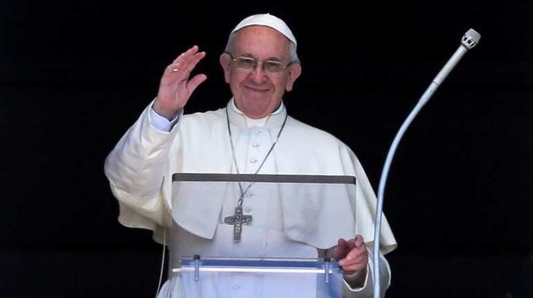 Pope Francis urges mediation to end North Korean crisis