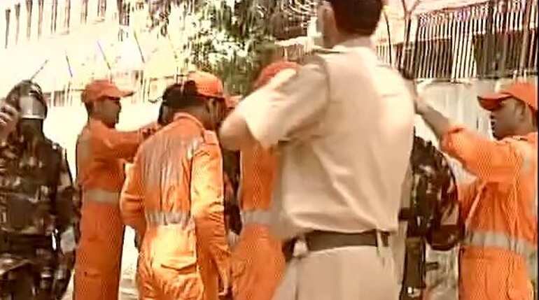 Delhi gas leak: India appoints top doctors to tackle threat
