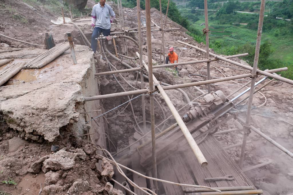 China court sentences 20 to prison for deadly 2015 landslide