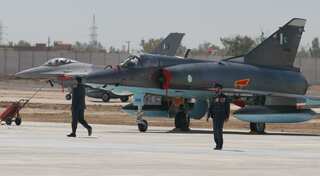 Pakistan jets fly close to Siachen, media says all PAF forward bases activated