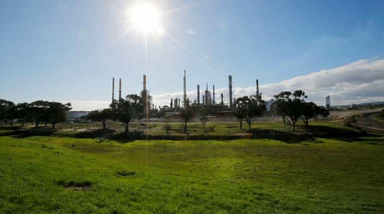 Oil drops after OPEC-led output cut extension falls below expectations