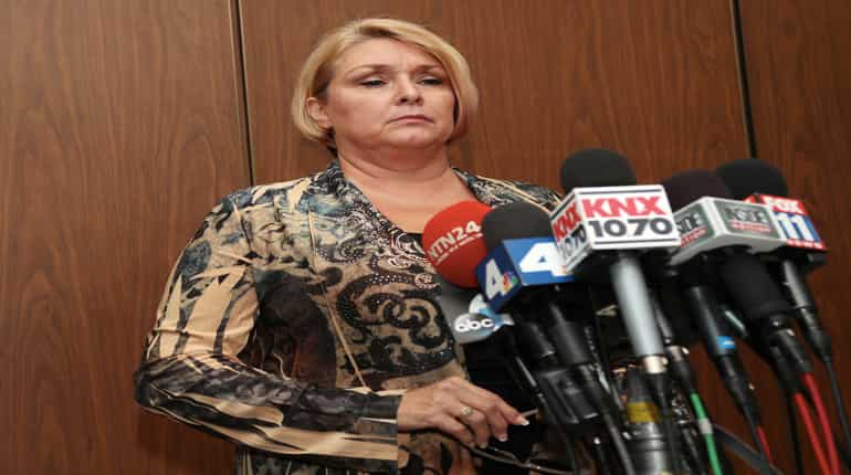Polanski rape victim 'implores' judge to close case