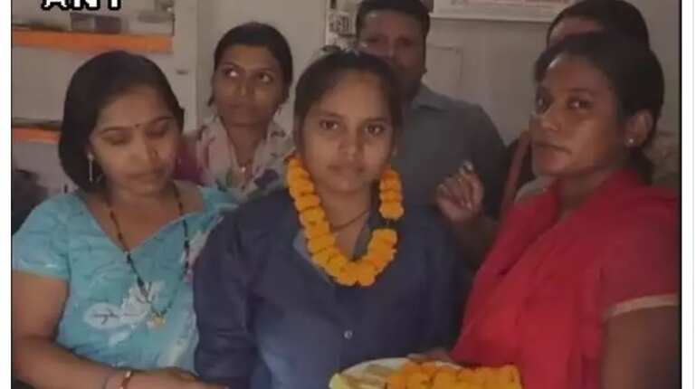 India: Fighting cancer, girl scored 81% in 10th Boards exam