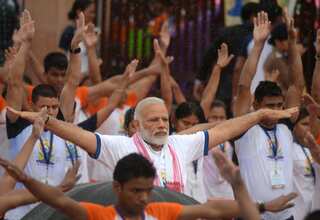 International Yoga Day: Modi kicks off global event, Pakistan joins in