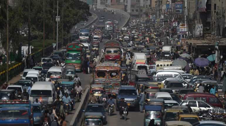Pakistani citizens gasp for clean air Pakistani citizens gasp for clean air