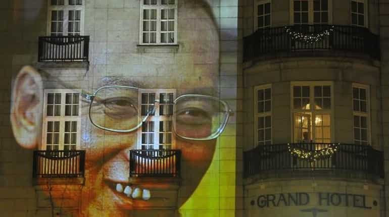 Chinese Nobel Peace Prize laureate Liu Xiaobo dies at 61, Nobel Committee blames govt