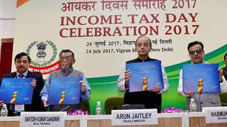 Govt extends deadline for filing Income Tax Returns to ease 'panic situation'