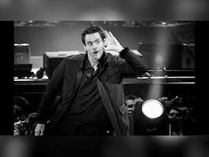 Wondering what Hollywood actor Jim Carrey has been up to? Well, drawing!