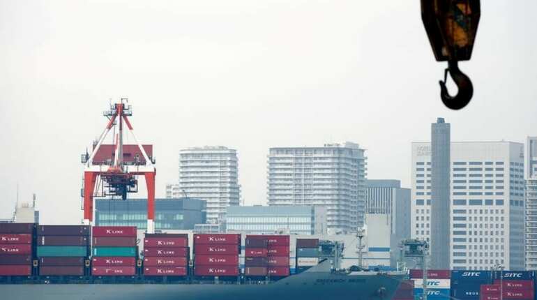 Japan's exports rise in July, underpin strengthening economy