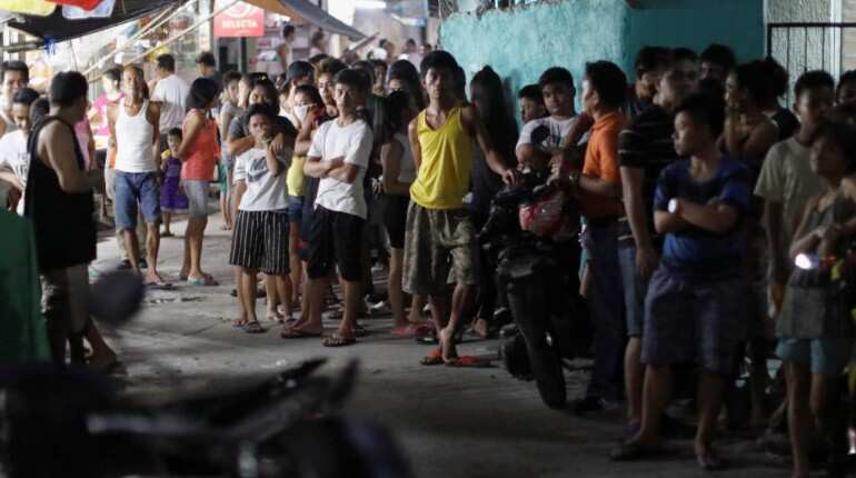 Philippines drugs war escalates, teenager killed