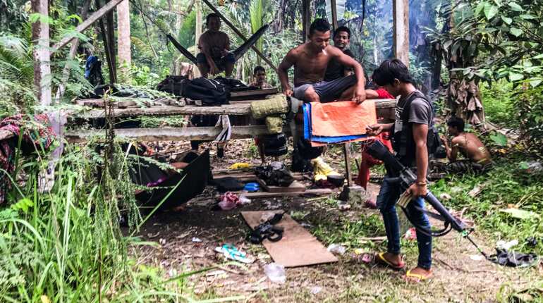 Philippines' biggest Muslim rebel group sounds IS alarm