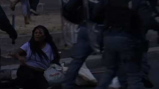 Police clash with refugee squatters in Rome