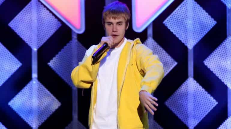 Justin Bieber becomes the second most followed person on Twitter, reaches 100-million milestone Justin Bieber becomes the second most followed person on Twitter, reaches 100-million milestone
