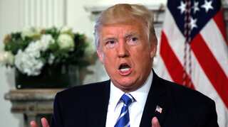 US Supreme Court justice temporarily preserves Trump refugee ban