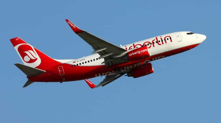 Air Berlin cancels 100 flights as pilots call in sick