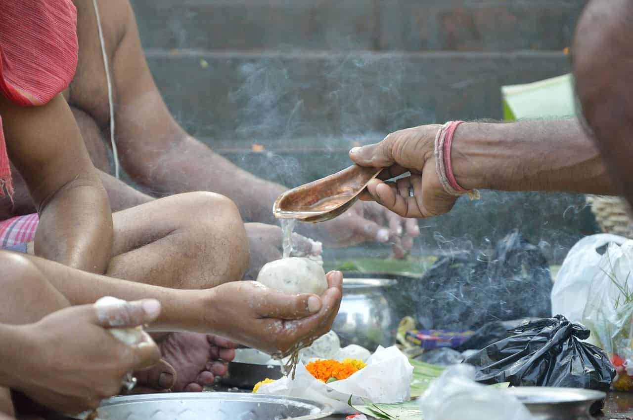Feeding the deceased