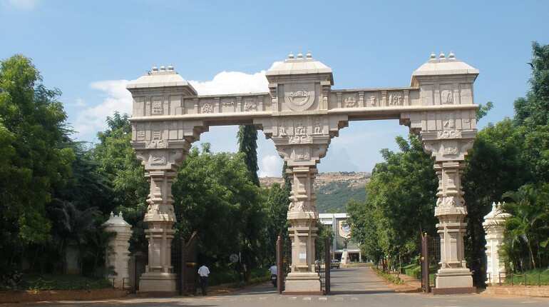 Tamil Nadu: Guest lecturer stabs university professor for not renewing contract