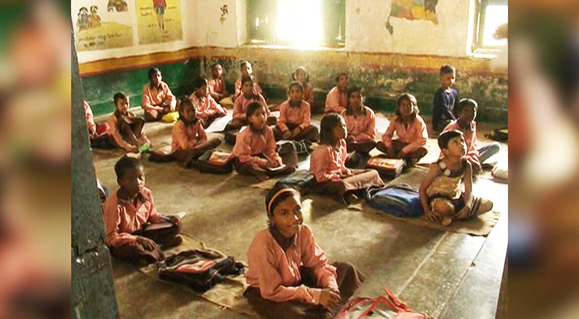 13 years on, a school in Varanasi waits for electricity 13 years on, a school in Varanasi waits for electricity