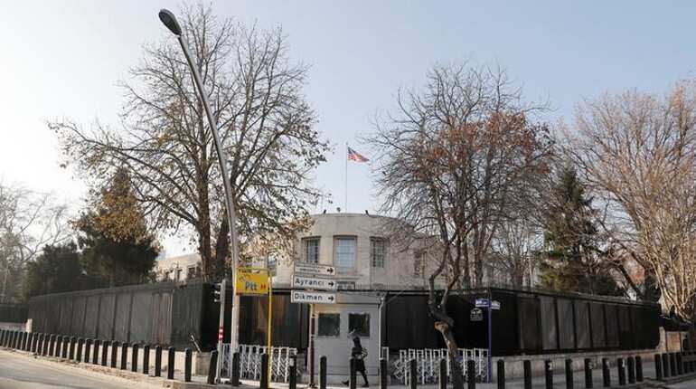 US, Turkey suspend visa services in escalating row