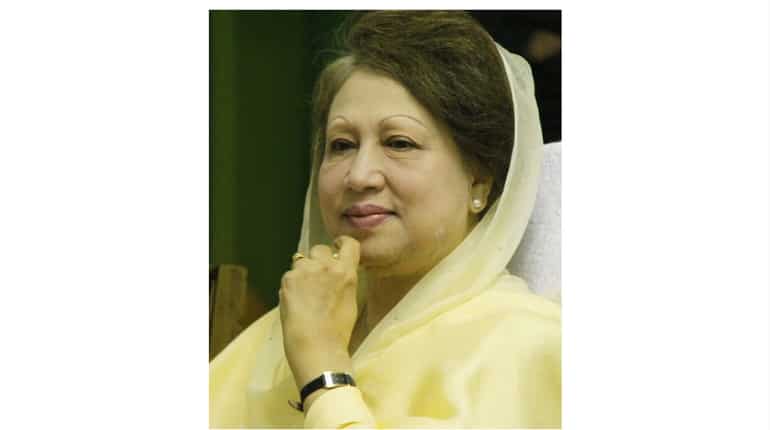 Bangladesh: Arrest warrant against Opposition leader Khaleda Zia in rioting case