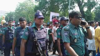 Bangladesh protest turns violent, 3 shot: Police 
