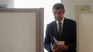 Embattled Czech PM survives no-confidence vote