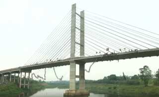 245 people jumped off a bridge in attempt of new world record