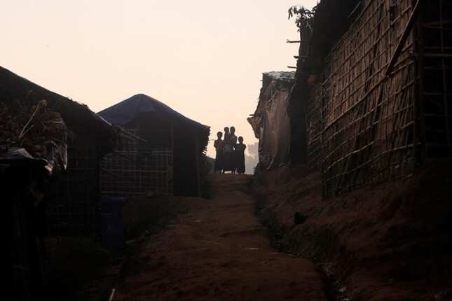 Now, Rohingyas tune in to 'WhatsApp radio'