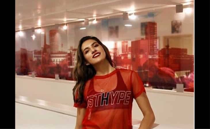 'No Need': 17-year-old Indian-origin girl Chandrika Darbari tops UK pop chart 'No Need': 17-year-old Indian-origin girl Chandrika Darbari tops UK pop chart