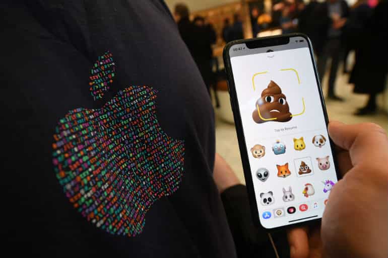 iPhone X emoji features
