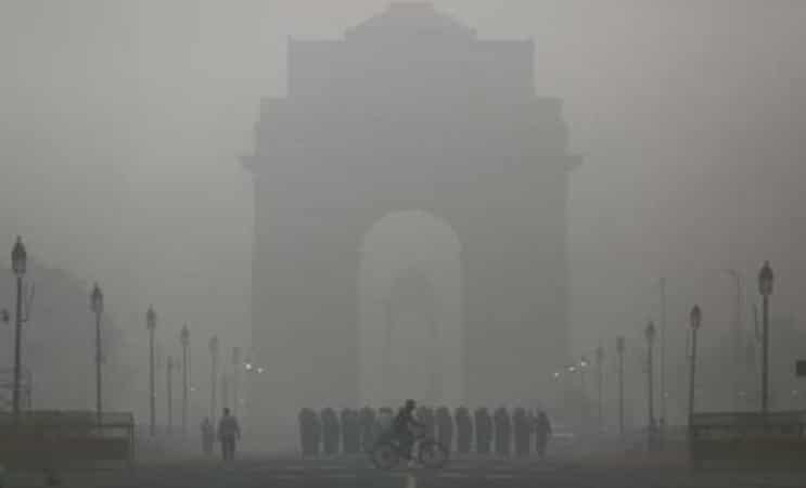 Delhi smog: PM2.5 pollutants well over double what is considered hazardous Delhi smog: PM2.5 pollutants well over double what is considered hazardous