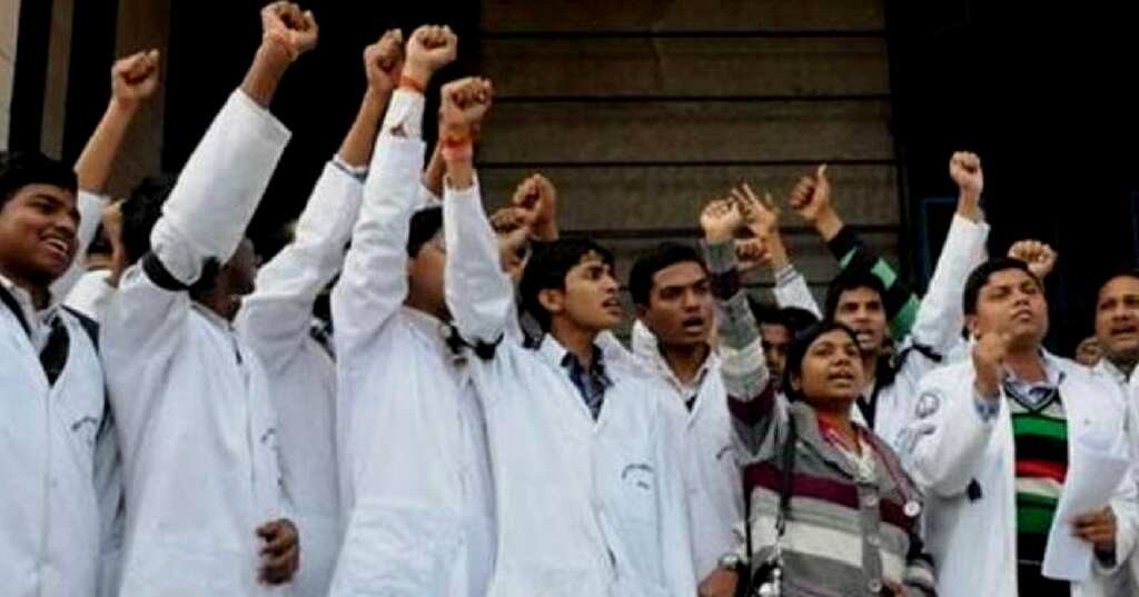 Should govt fix prices of medical services in private clinics?