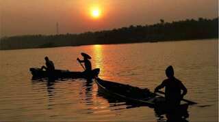 Sri Lankan Navy arrests 10 Indian fishermen near Delft Island