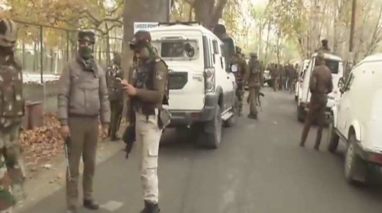 Terrorists attack police team in Srinagar, sub-inspector dead