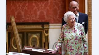 Britain releases official photo of the Queen to mark 70th wedding Anniversary