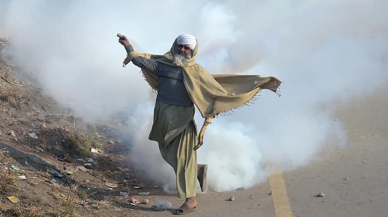Pakistan calls on army to restore security in Islamabad after violent clashes