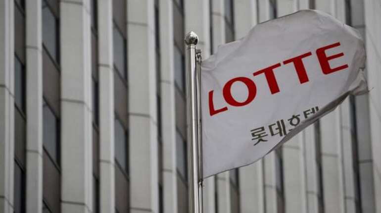 China partly lifts ban on group tours to South Korea, online curbs stay
