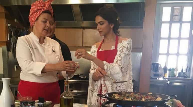 Deepika cooking and enjoying her weekend  at IIFA2016