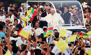 ?Pope Francis addresses Myanmar's Buddhist monks, avoids using the term 'Rohingya' again