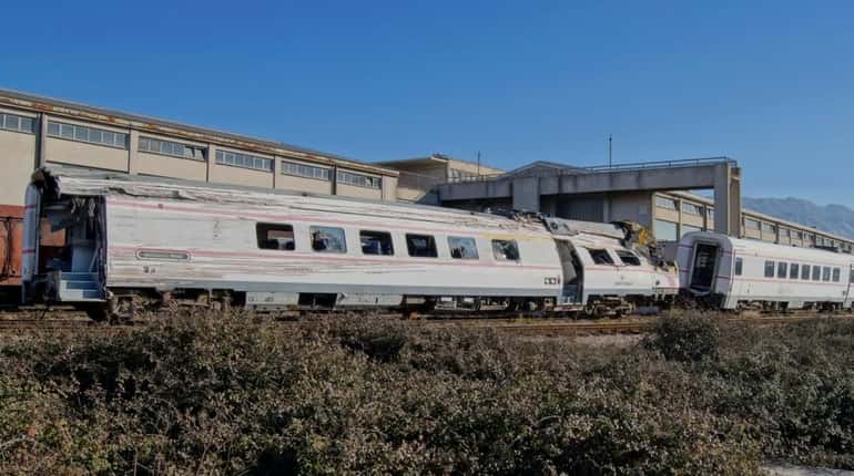 Passenger train derails in Spain, 21 injured Passenger train derails in Spain, 21 injured