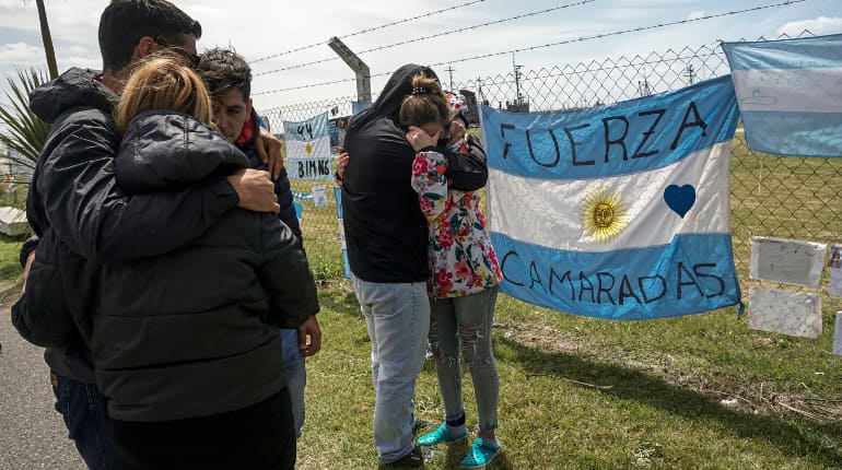 Argentina formally ends search for submarine survivors