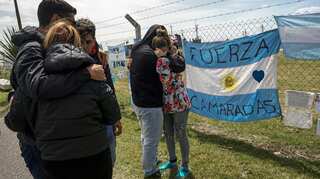 Argentina formally ends search for submarine survivors