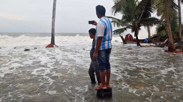 Cyclone Ockhi weakens, may not hit Gujarat coast: IMD