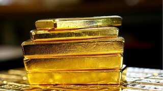 Gold poised for biggest quarterly gain in almost 2 years