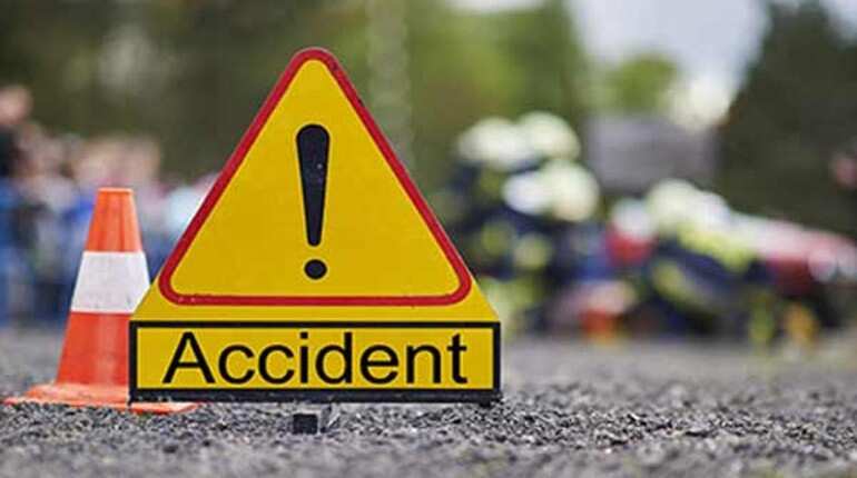 10 dead as truck-tractor collide in Uttar Pradesh